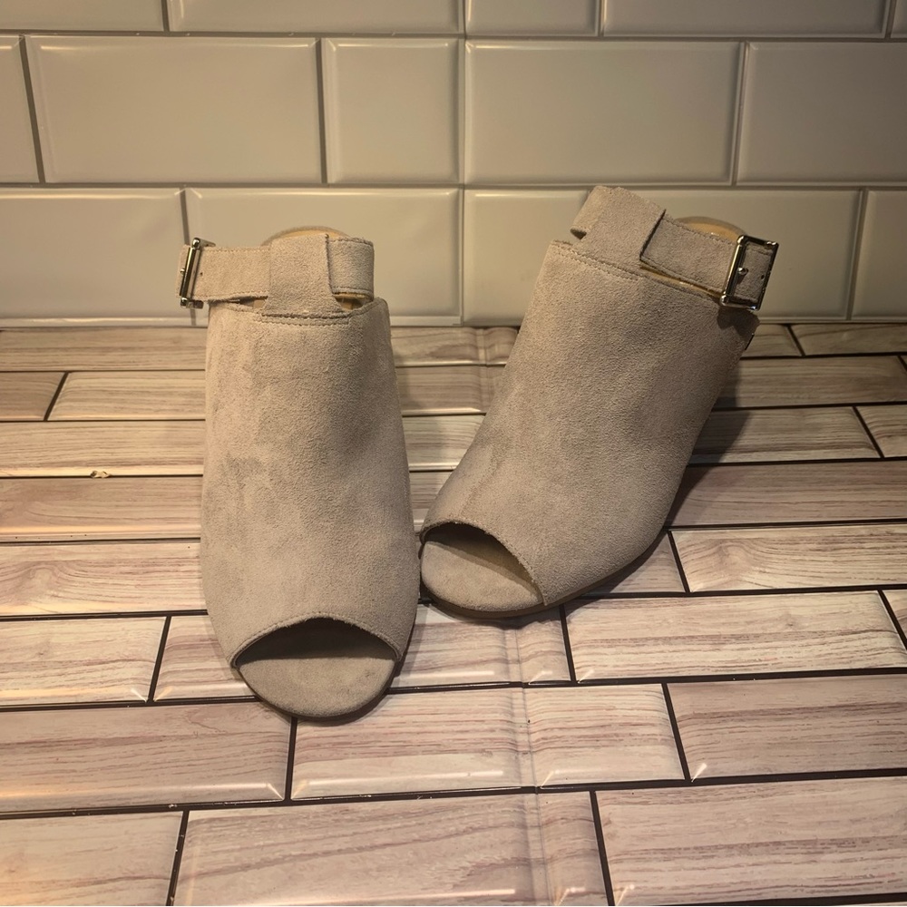 Vionic Grey Suede Blakey Heeled Ankle Buckle Booties Womens Size 7